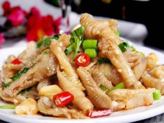 街头美食无骨鸡爪的制作